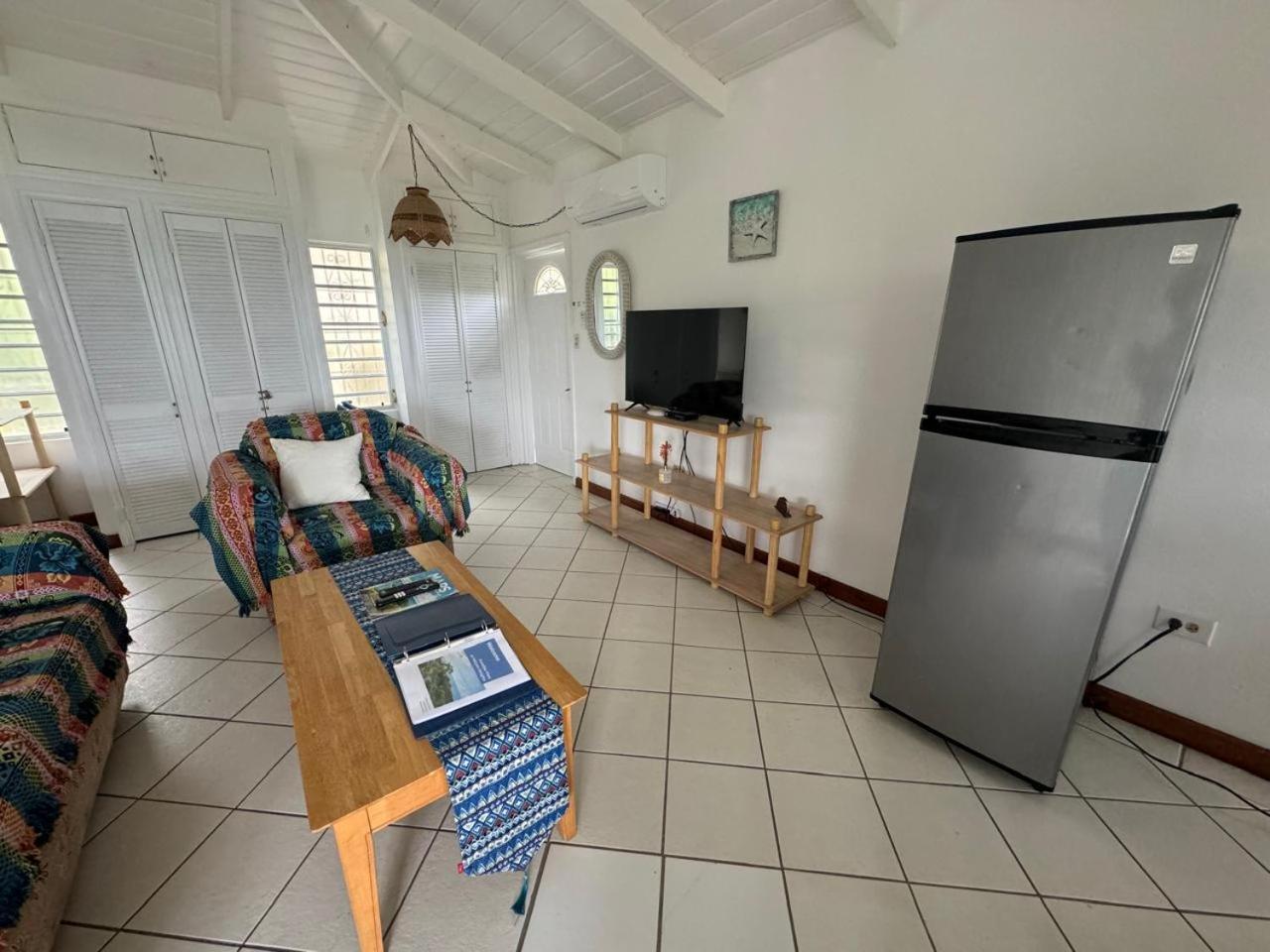 Halcyon Heights Condominium Dickenson Bay 外观 照片