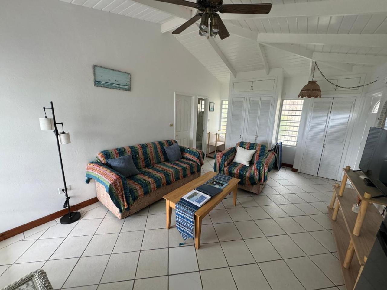 Halcyon Heights Condominium Dickenson Bay 外观 照片